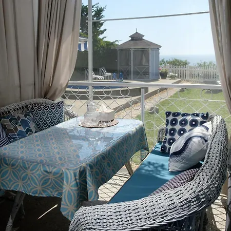 будинок біля моря з басейном для 7 гостей - 3 спальні Villa *